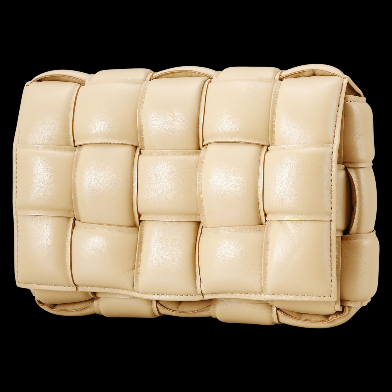 BOTTEGA VENETA(USED)보테가베네타 패딩 카세트백